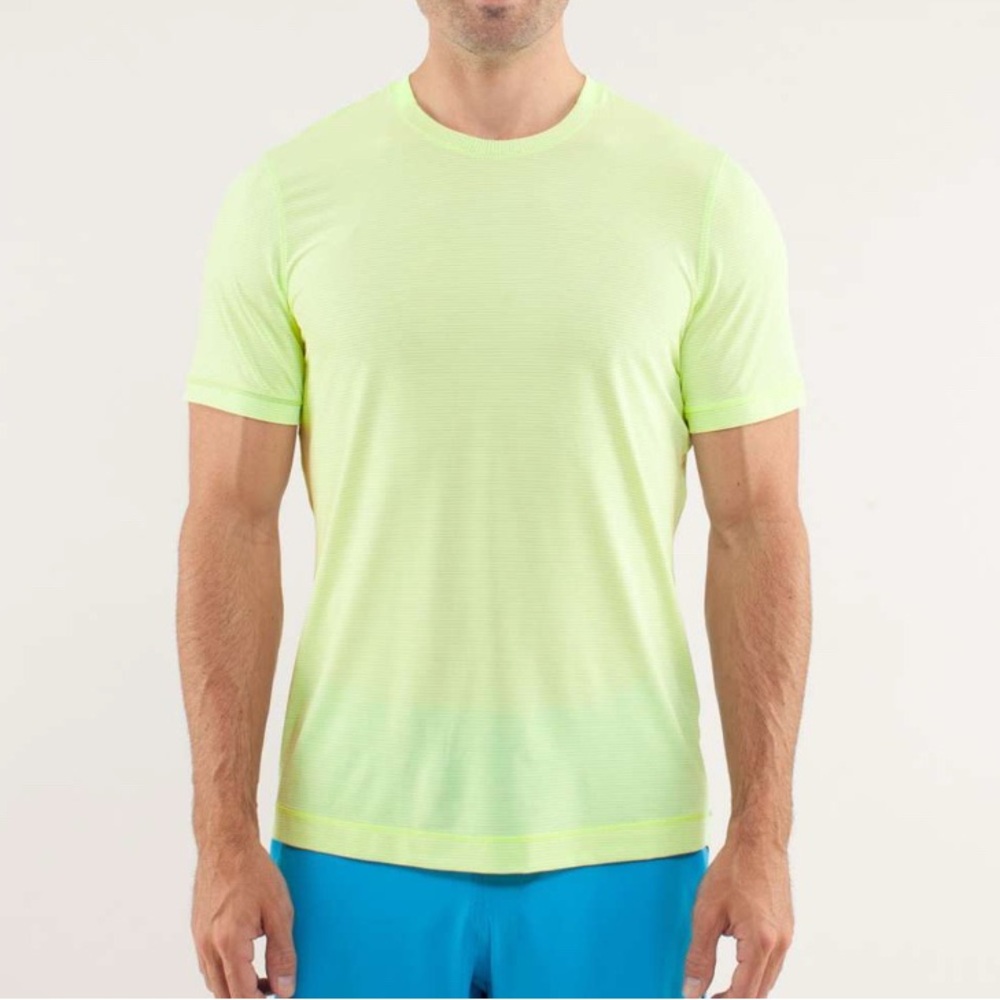 LULULEMON Shirt Mens Medium Precise Tee Short Sleeve Faded Zap Yellow *flaws*